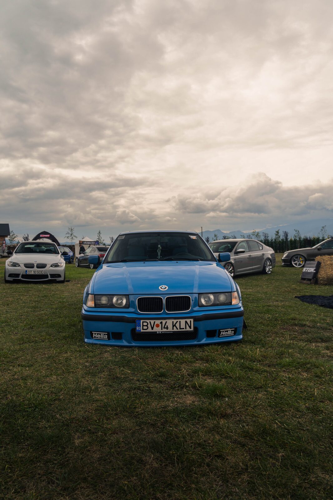Ediția 2 — BMW E36 albastru, Hella