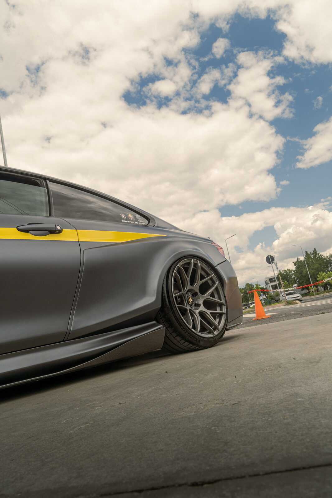Ediția 1 — detaliu BMW M4 widebody
