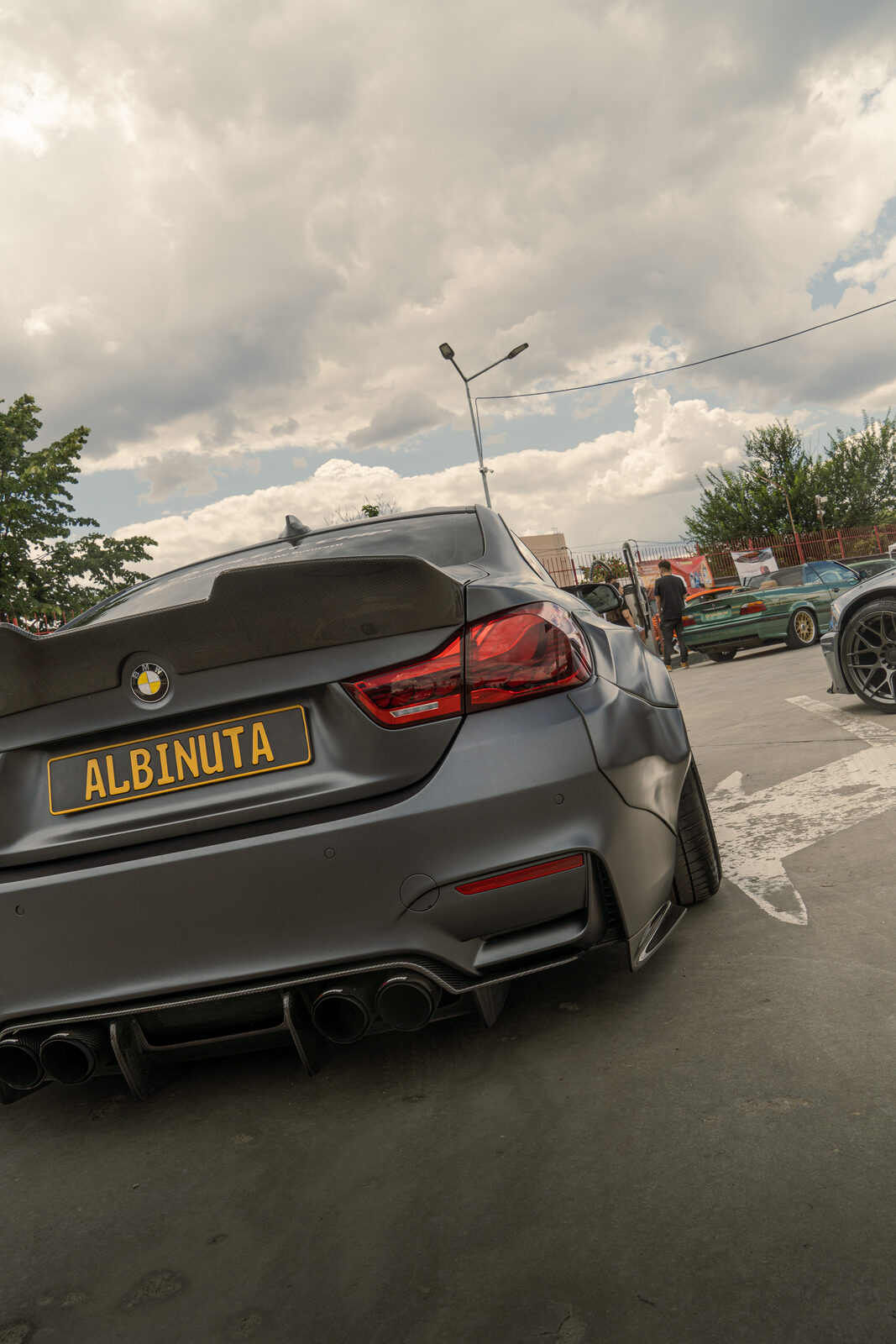 Ediția 1 — detaliu BMW M4 widebody