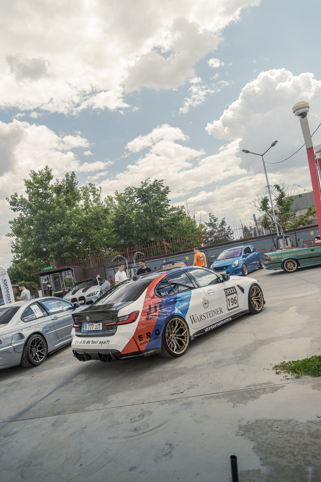 Ediția 1 — BMW seria 3, livery JJT